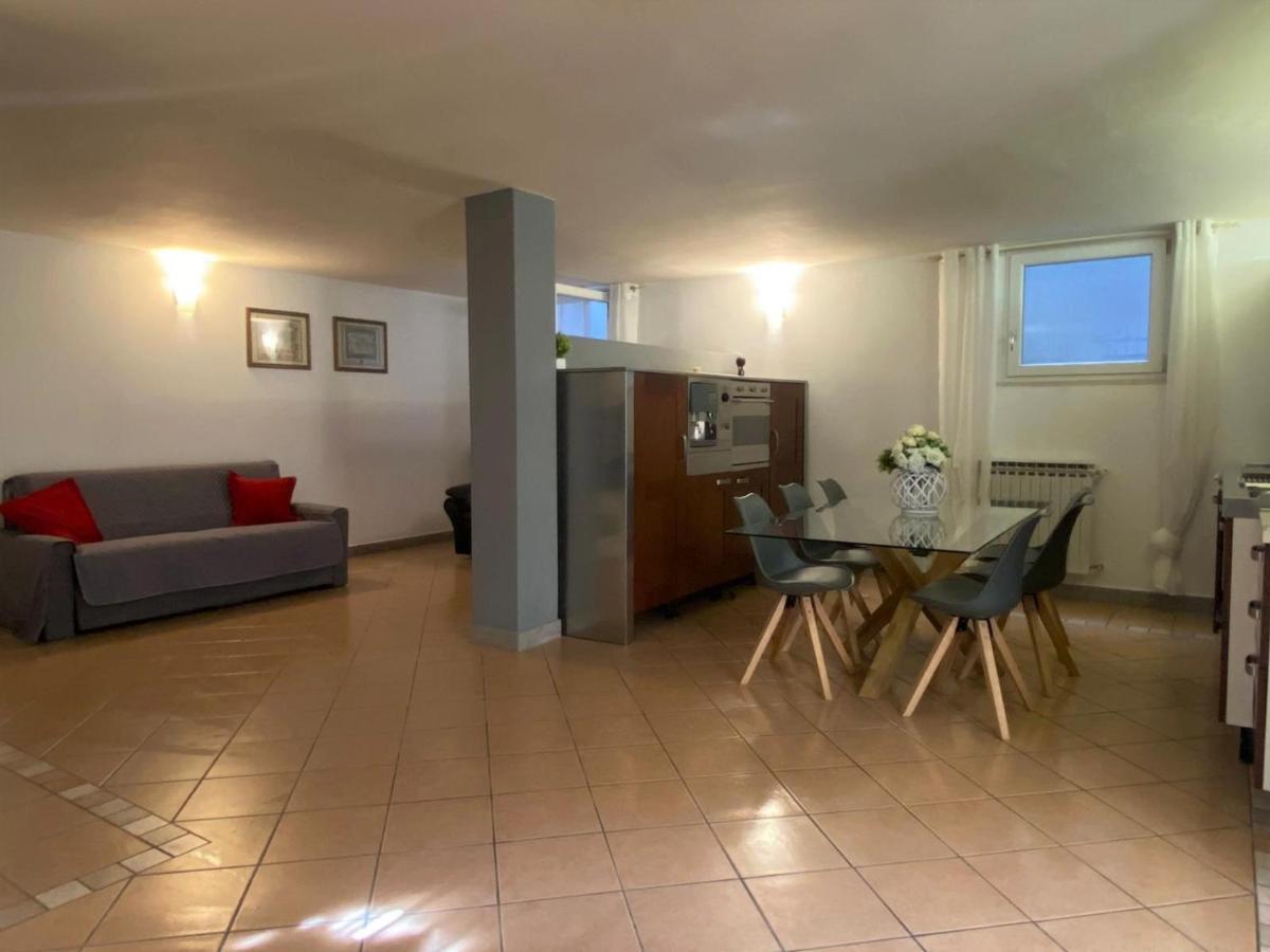 La Dolce Vita - Private Villa With Pool Moniga del Garda Eksteriør bilde